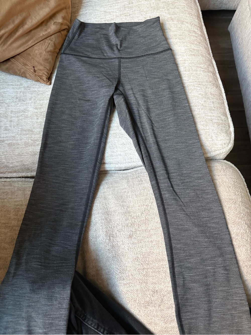 Lululemon Gray Heather Athletic Leggings - Signature Logo